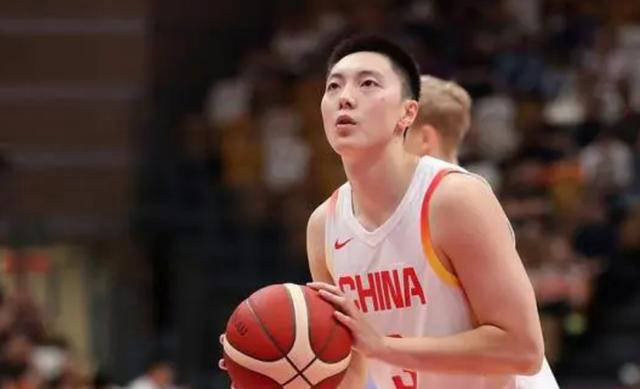 球队战术娴熟，攻守兼备实力卓越的简单介绍