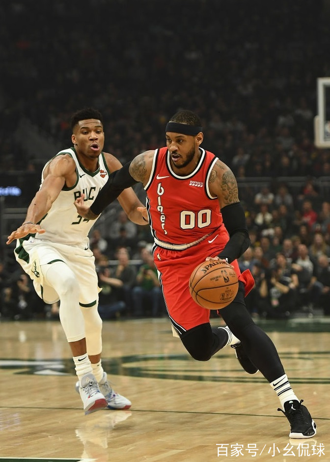 雄鹿全队离队，安东尼身披黄衫再战赛场的简单介绍