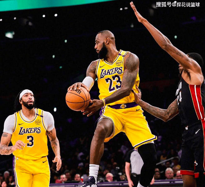 人主场大胜快船，恩比德封盖詹皇