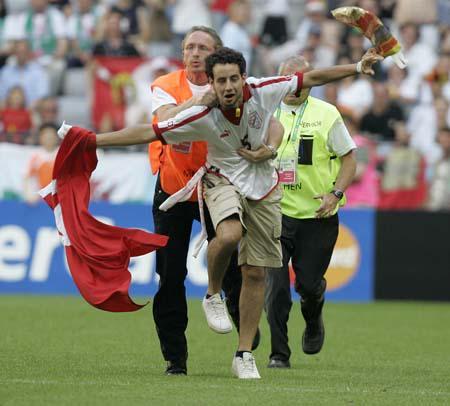 突尼斯男篮在世界比赛中击败德国队