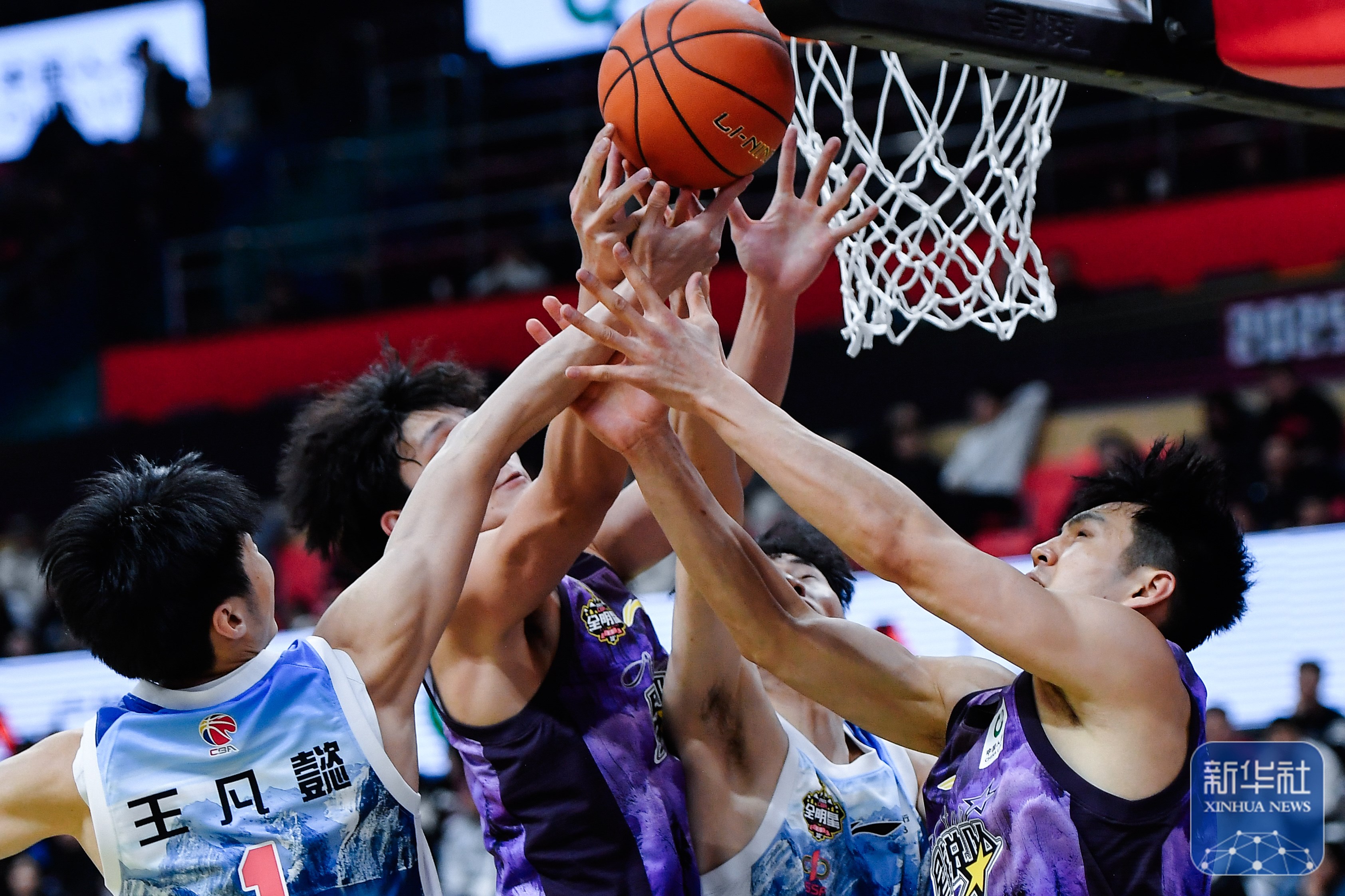 深圳男篮实力不俗，主场击败福建队