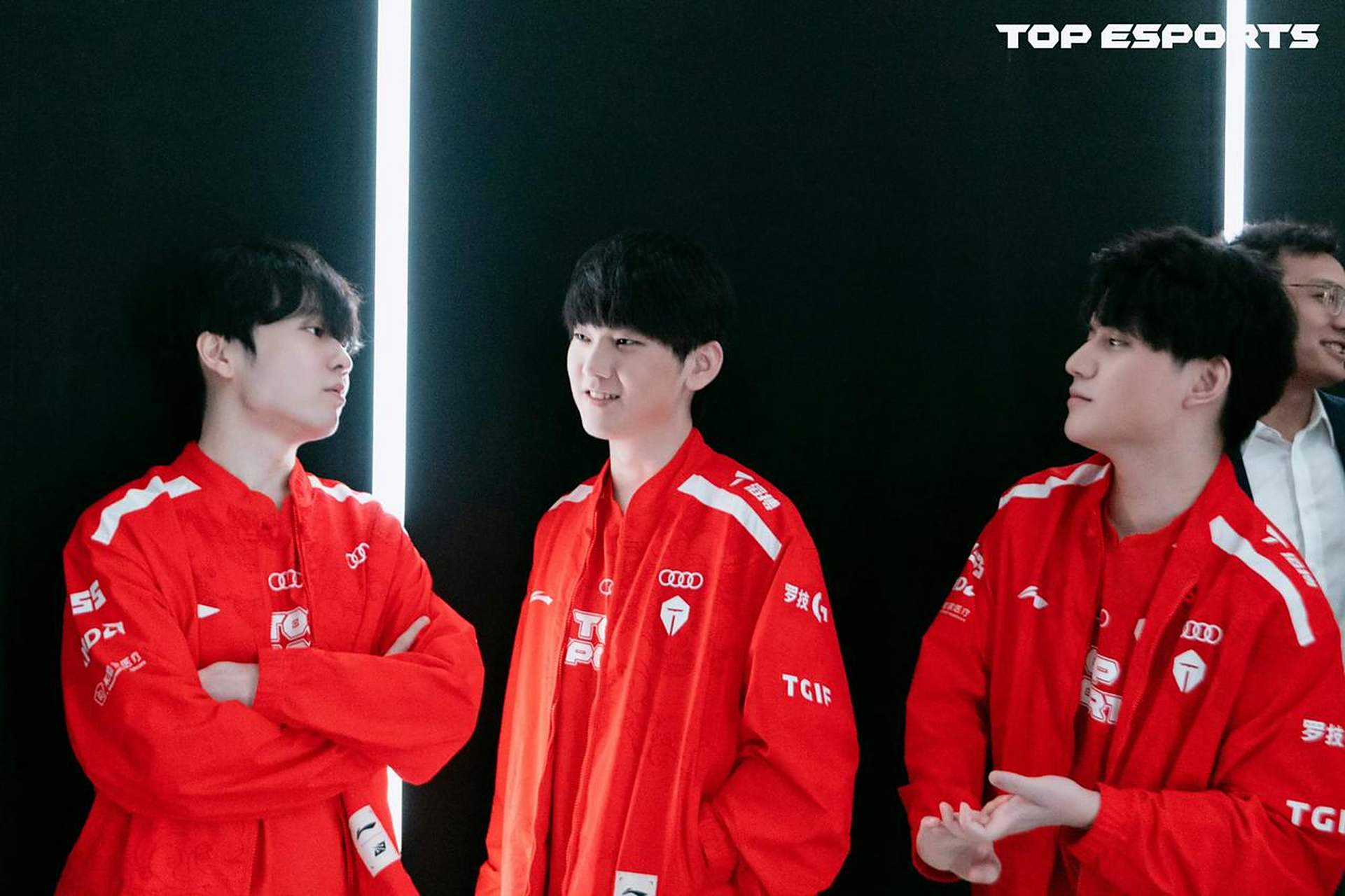 RNG翻盘HKA，JackeyLove拿下关键大龙半决赛3:2（釜山）