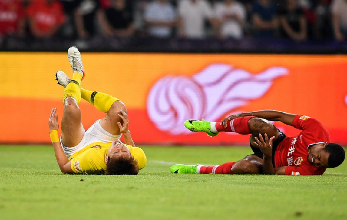 关于瓦伦西亚遭遇重创，保级形势严峻的信息