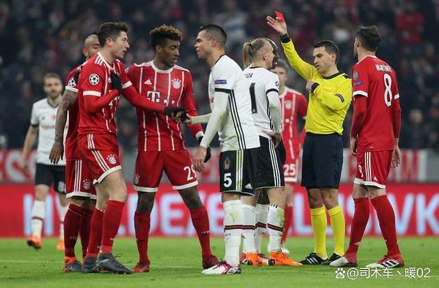 胜者为王，足球场上热门队伍争夺胜利！