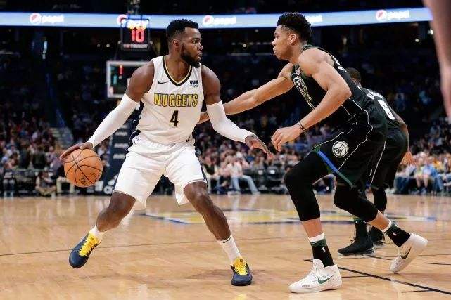 毛细亚击败马刺，取得两连胜