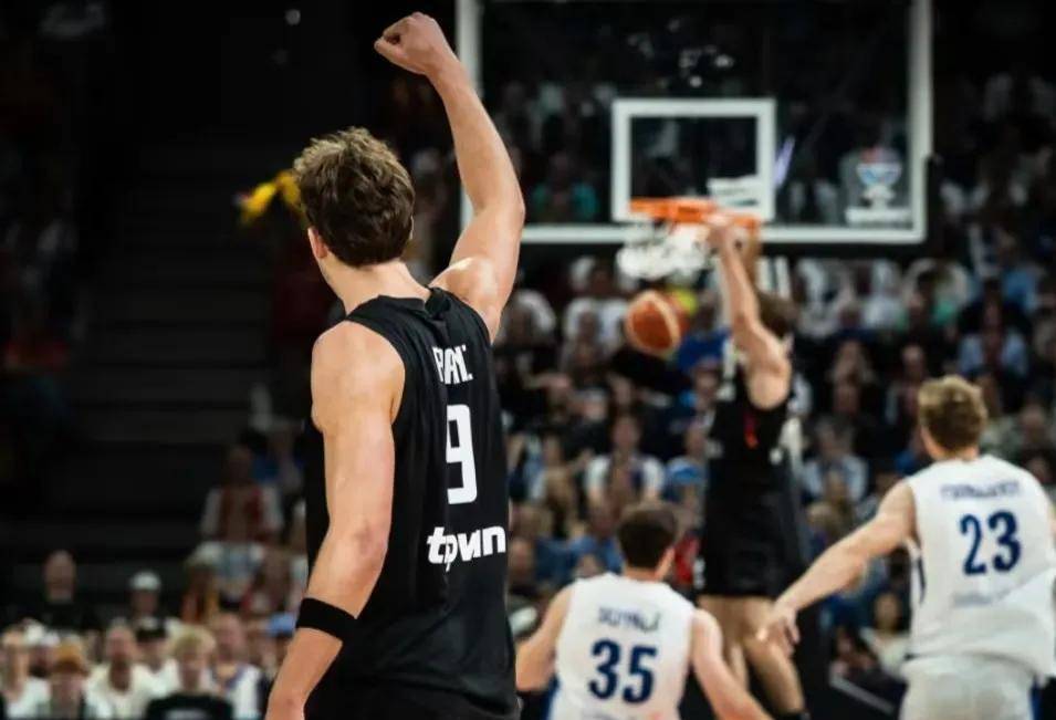 包含塞尔维亚男篮碾压德国男篮，克莱绝境逆转的词条