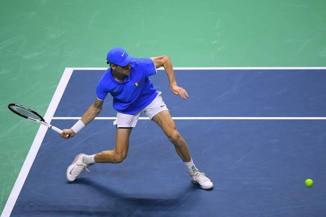 美网完胜戴维斯杯，辛纳点燃赛场