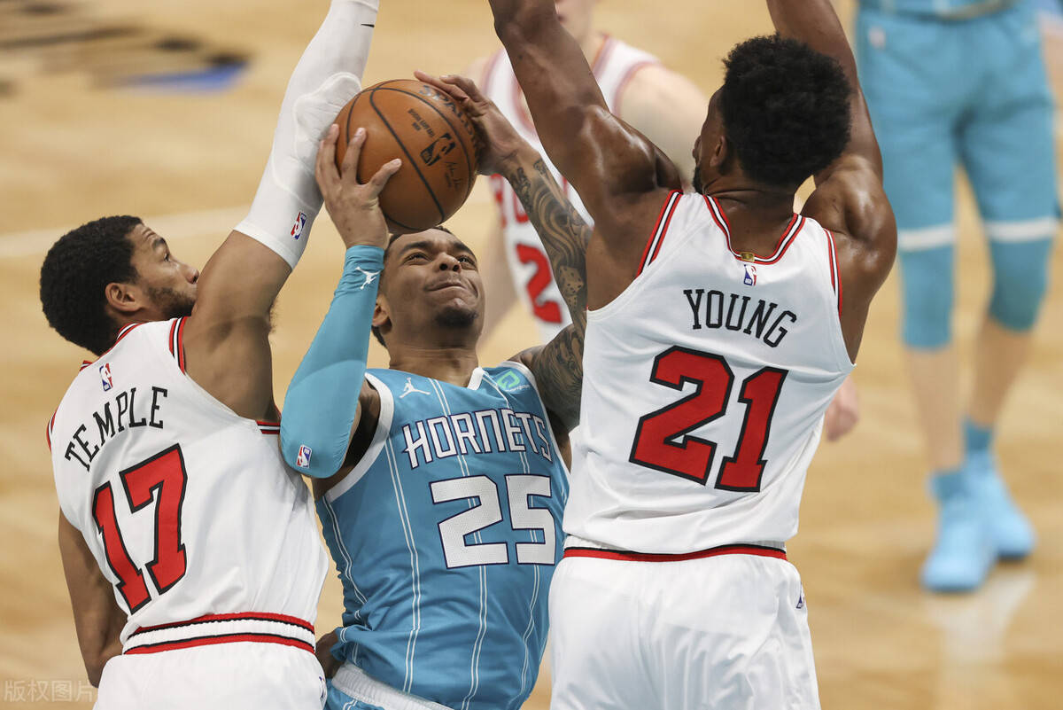 公牛碾压辽宁队，武切维奇高光表现