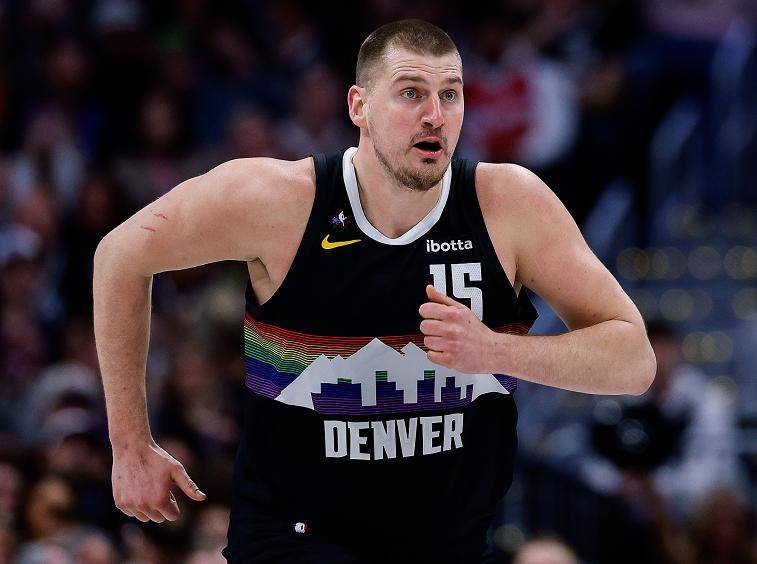 约基奇大场面先生，国王击败热火