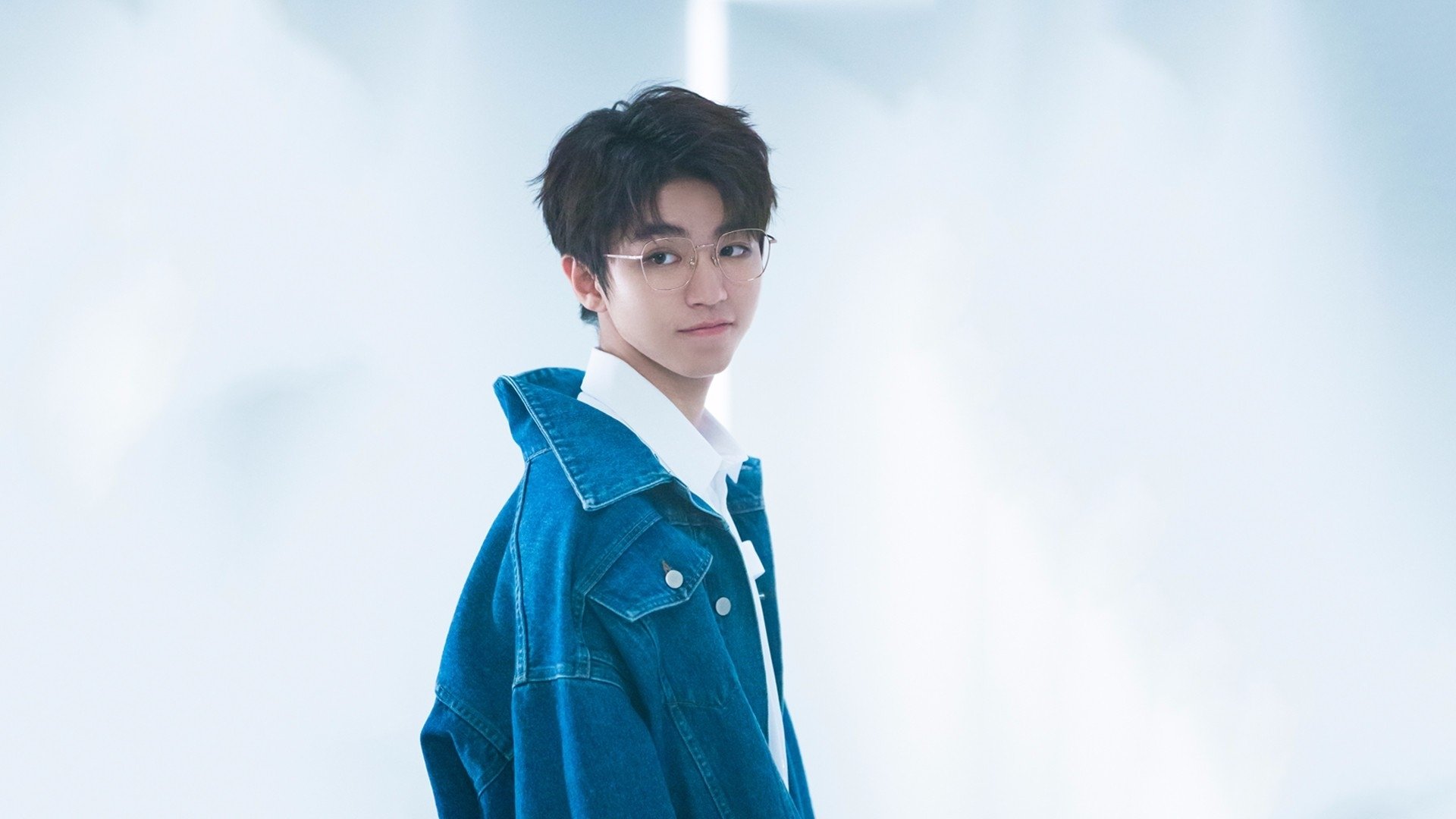 开云官网-孤胆船长与东方试炼，当詹姆斯扛起上海队的冠军旗帜